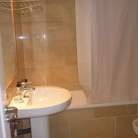 Lägenhet Beachfront 3 Bed