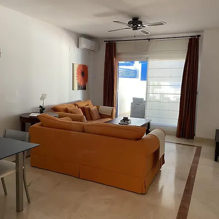 Lägenhet Beachfront 3 Bed San Luis de Sabinillas